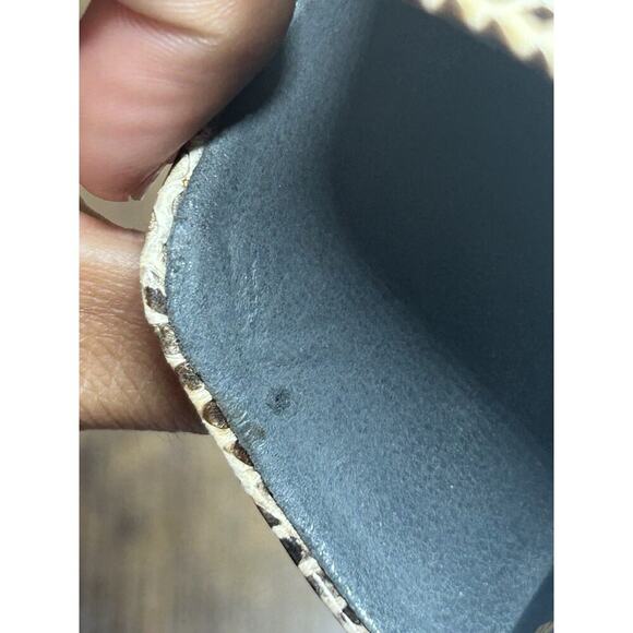 Roger Vivier Paris Snakeskin Print Open Toe Flats Gold Buckle Shoes Sz 35.5 - Picture 13 of 13